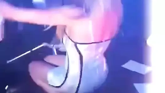 Ateşli şarkıcı 4