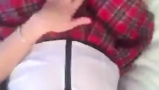 Çok yaramaz bir kız öğrenci olmayı seviyorum.