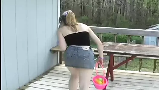 Ben paskalya yumurtaları ararken bana arkadaşlık et