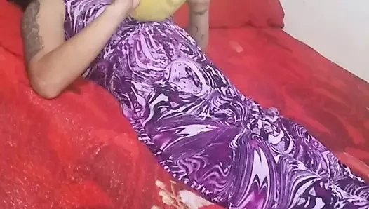 Gessika Brezilyalı lezbiyen oynama etrafında üzerinde the kanepe