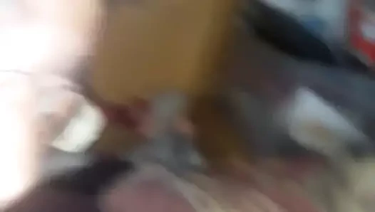 William Drouot ce masturbe devant en cam devant une fillette