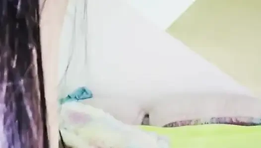 Vika sexting döl titreyen her nefesi doldurana kadar sikişmek için yalvarıyor