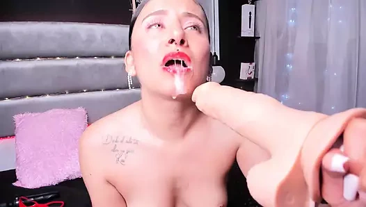 Göğüslerimi tokatla ve sikini emerek taşaklarını yüzümde çok özensiz tarafından stormihart boşaltana kadar