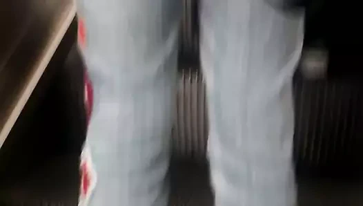 Klasik pantolonlu kadın