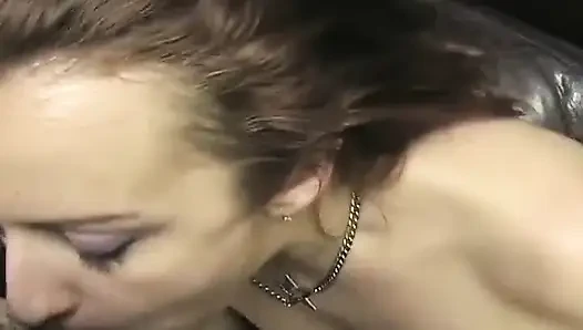 Porno inek Jenni çılgın sakso
