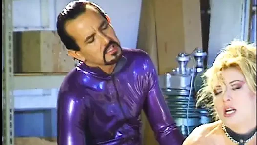 Killing avrupa sarışın bayan darbeler çük içinde the garaj için biraz krem