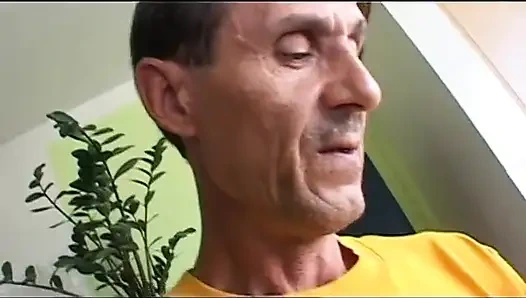 Hiçbir şey üvey babamı karşılaştırıyor - come babbo non ce nessuno (tam porno film)