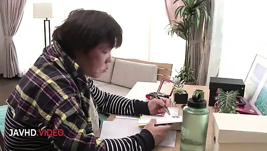 Reika Kashiwakura'nın ateşli sakso gösterisi - en iyi Japon erotik performansı