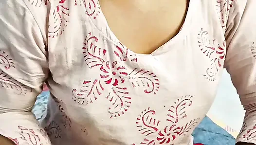 Sevimli üvey kız kardeşim üvey erkek kardeşinin yarağını emiyor