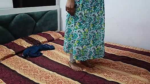 Hintli güzel üniversiteli kız seks yapıyor! Dans videosundan sonra sikişiyor