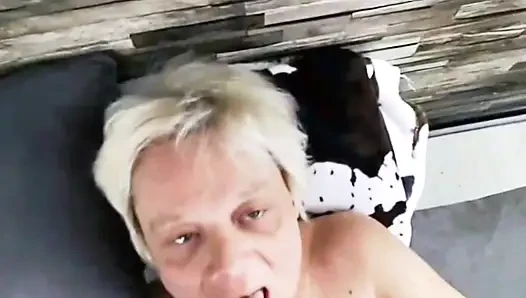 Her Yerde Boşalmayı Seven Bir MILF'in Derlemesi