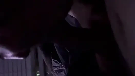 Kedi yavrusu yarak emiyor