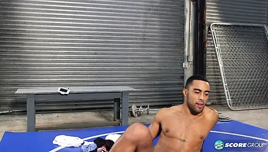 Küçük sikiş bebeği için büyük, siyah yarak