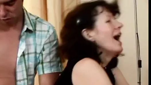 Sıcak olgun puma seviyor için bend üzerinde ve almak becerdin doggystyle