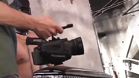 Porno yıldızlarının iş başında kamera arkası görüntüleri