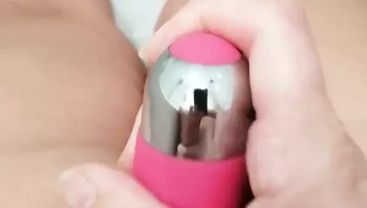 Olgun orta yaşlı seksi kadın kitty queen vibratörüyle banyoda - gerçek orgazm için ev yapımı gerçek iri güzel pawg mastürbasyonu