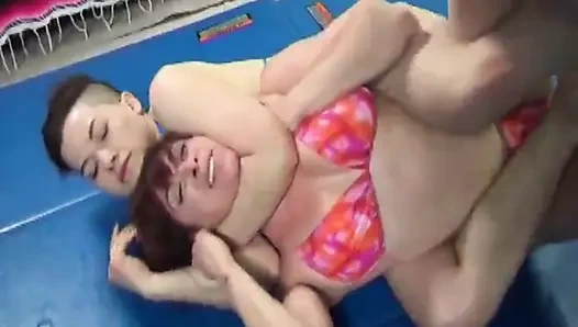 Kadın dövüşünde en iyiyi izleyin - catfight247