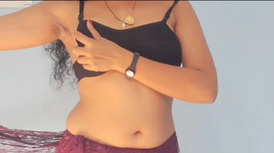 Seksi iç çamaşırlı ateşli Hintli kız