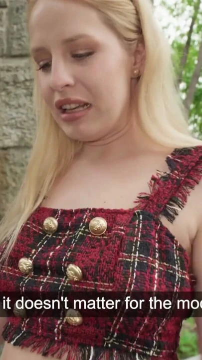 Public Agent Sarışın alt kız Hailey White'ın en dar amı POV oral seks ve açık havada seks | Klip 1