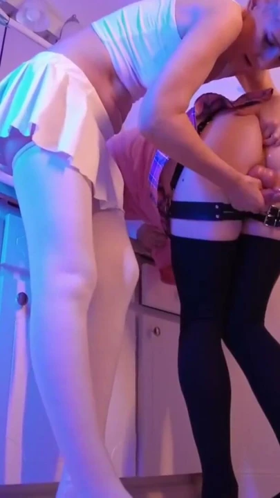 Feminen erkeği fahişe gibi ayakta durup akıyor | Bölüm 2