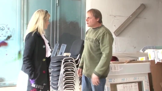 Alman piercingli orta yaşlı seksi kadın sert sikiliyor