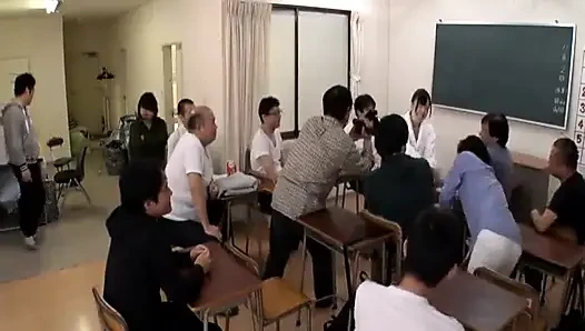 Sonuna kadar gülümsüyor. Yukari Miyazawa'nın neşeli adanmışlığı ve sonsuz coşkusu - 5