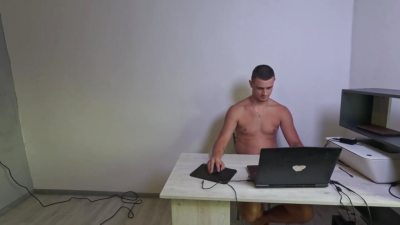 Tasmalı köle yüzünden sikiliyor, aşağılanıyor ve çöp gibi kullanılıyor
