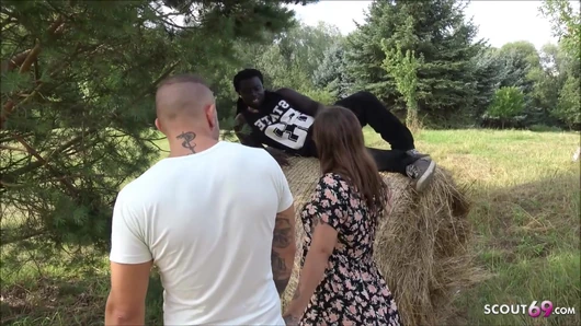 Cuckold let Black Stranger Fuck his GF and Join in Threesome