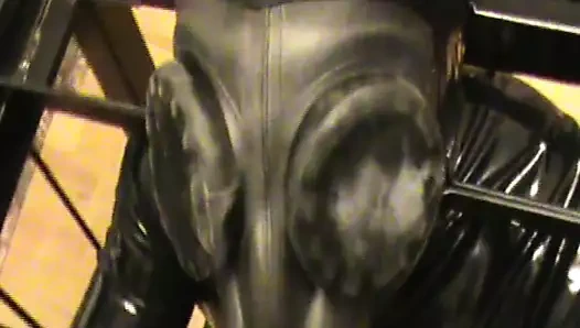 kafesli kauçuk köle - 1