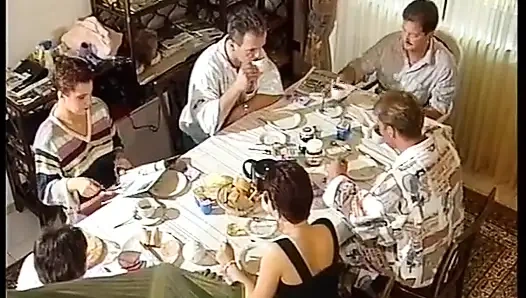 Alman Kapılarının Arkasında Özenle Siktir Edilir - Tam Film