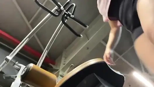 Masturbating in the gym with jucielussie