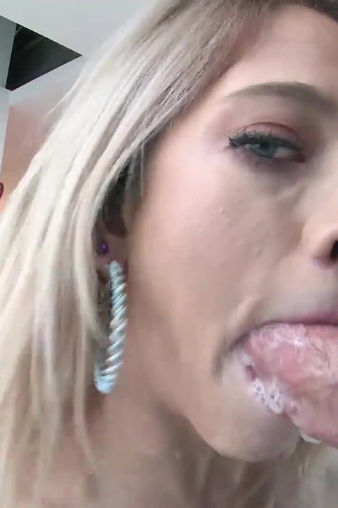 Khloe's Kitty Purr yapıyor