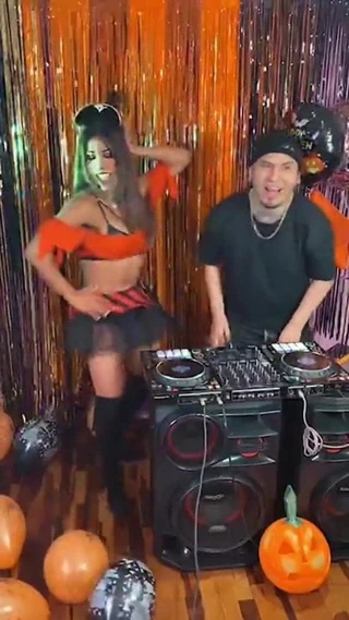 CHUKA02 - Karen Dejo 4dsx