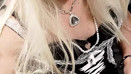 A senin hizmet soubrette dedi