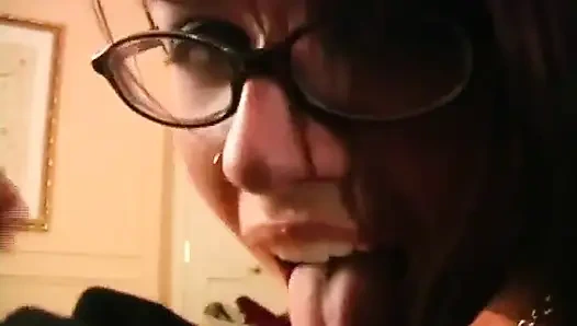 Em bebeğim: eva gözlüklü sakso