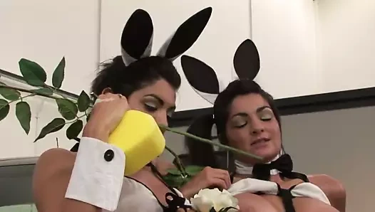 buharlı lezbiyen üçlü alma yer içinde bir garaj