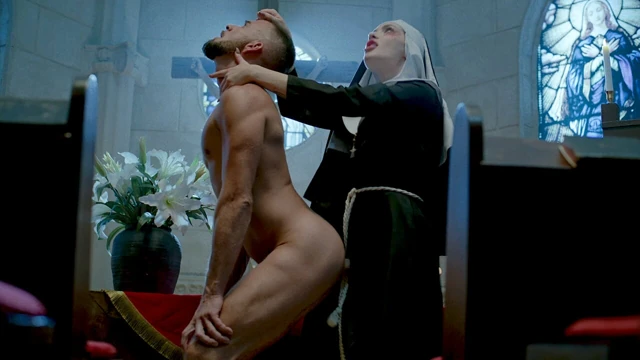 Futa nun anal doruk noktası - Alex Brand ve Matty Mila