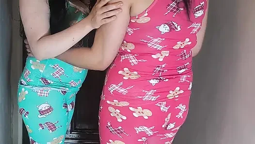 Lezbiyen Arap Suudi ateşli seks