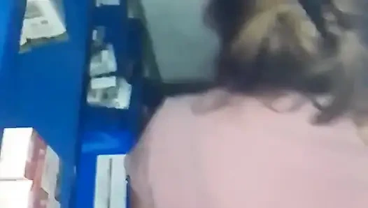 Tıp dükkanında ilaçlar arasında sikişiyoruz