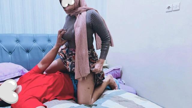 Kız arkadaşımın büyük memeli annesiyle aldatma skandalı