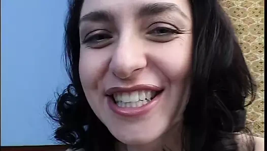 Gerçek büyük büyük memeler ve ona dik lezbiyen kız arkadaş