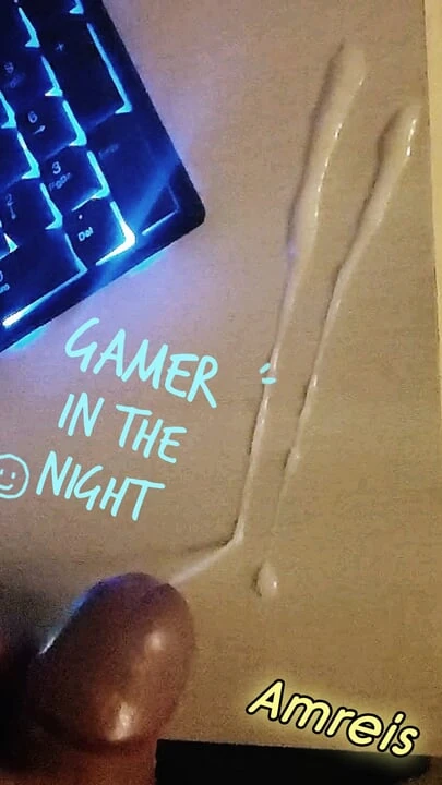 Gece oyunu. Masaya boşalma.