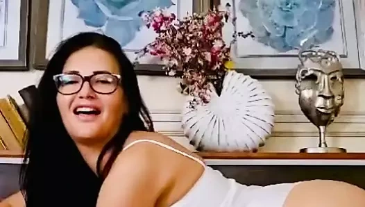 HellenDesire videosu