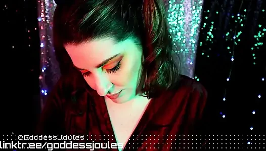 Plexiglass rujlu lipgloss asmr'ı öpüyor