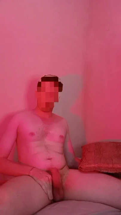 Çıplak kızıl saçlı adam solo