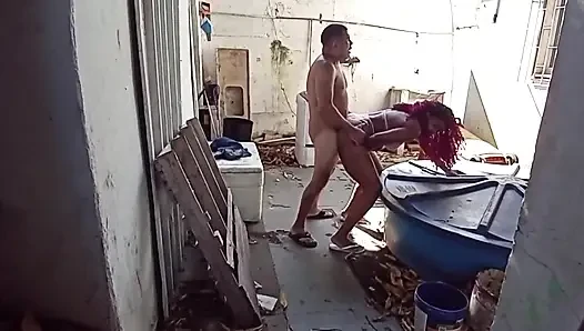 Arka bahçedeki temizlikçini sıcak koymak