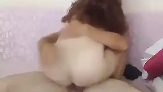 Amateur Turkish - Karisini siktiren koca kameraya aliyor