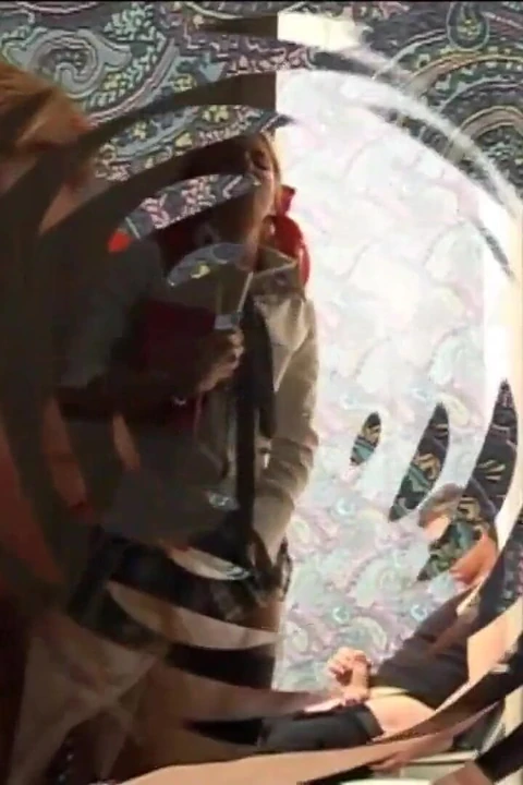 Seksi bir esmer için arkadan sert büyük yarak