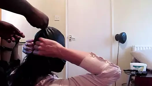 Tiffany bir crossdresser trans sissy çiş bdsm köle tüketir