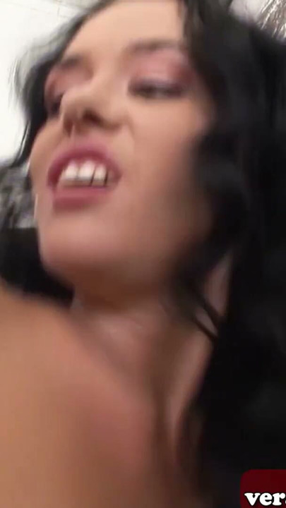 Seksi Esmer MILF İçin Sert Anal Seks | Klip 2